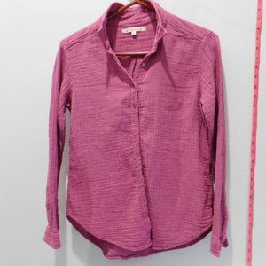 Xirena Dusty Pink Long Sleeve Crinkle Blouse Women’s Size XS Metal Buttons